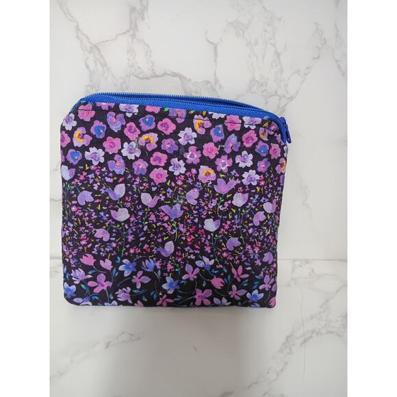 Cute Cosmetic Bag/Pouch - NWOT - Picture 2 of 3